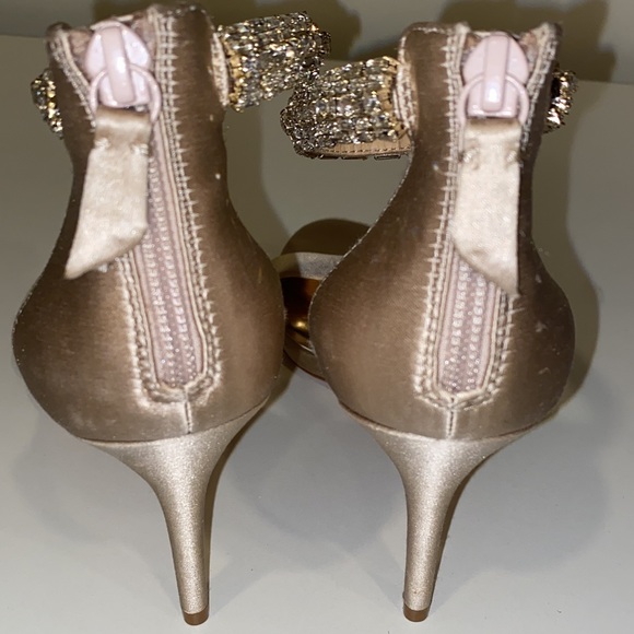 Badgley Mischka Heels - Picture 7 of 9